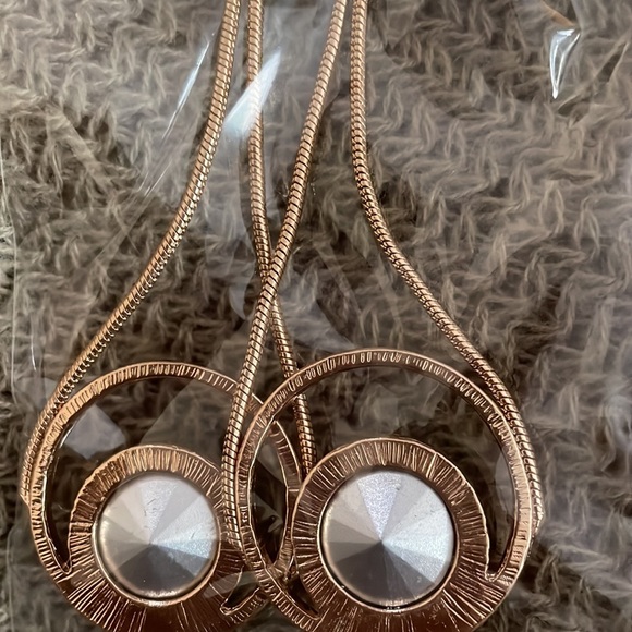 Mia Collection Women’s Jewelry dangling earrings with diamond circles- NWT - Picture 7 of 7